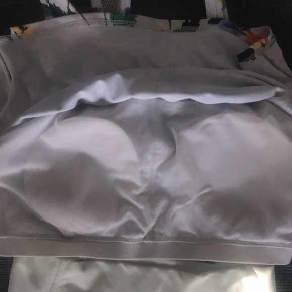 Fabletics Medium crop bra top Tags off - never worn - Picture 7 of 9